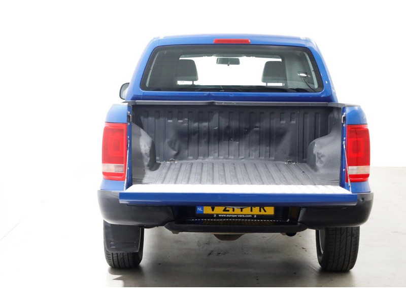 38642682-volkswagen-amarok-12