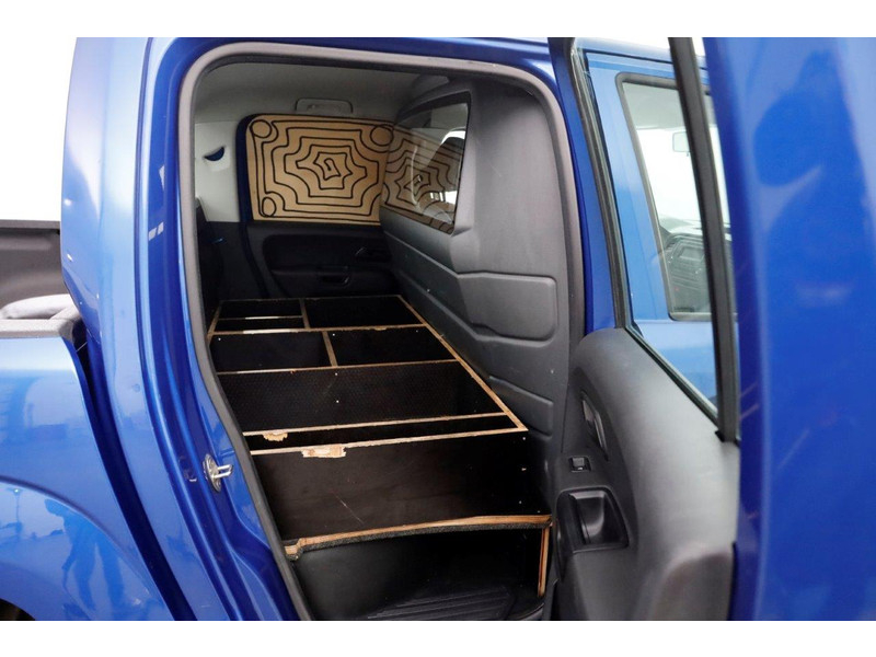 38642682-volkswagen-amarok-13