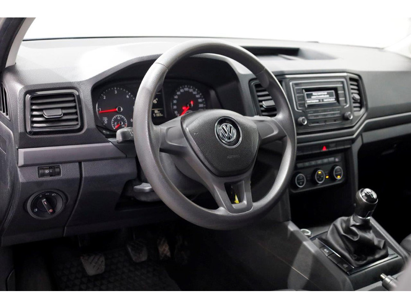 38642682-volkswagen-amarok-15