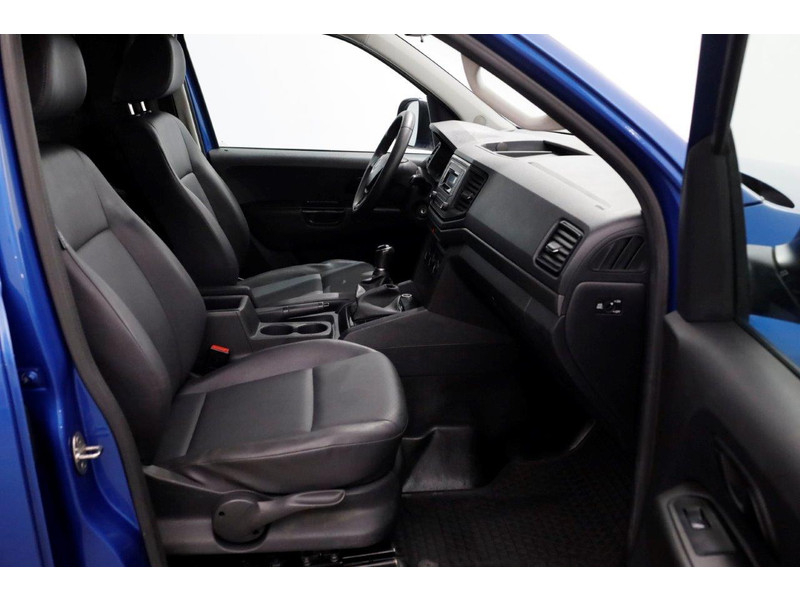 38642682-volkswagen-amarok-3