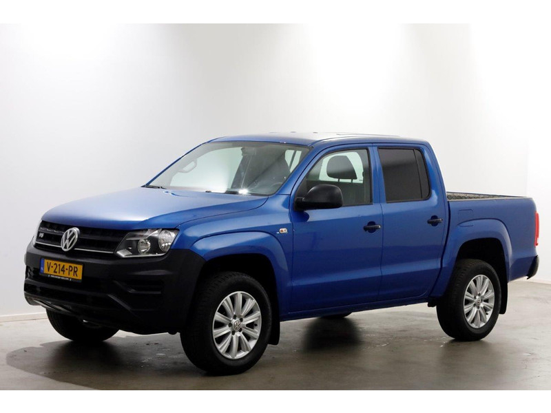 38642682-volkswagen-amarok-8