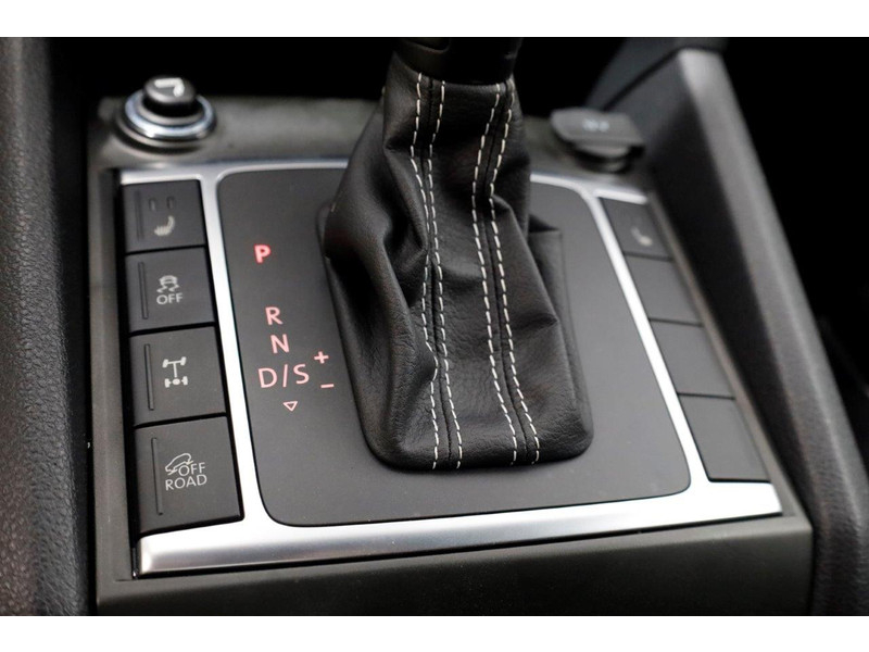 39754577-volkswagen-amarok-24