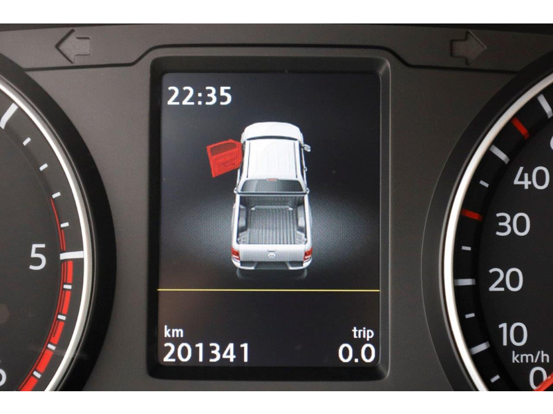 39754577-volkswagen-amarok-25