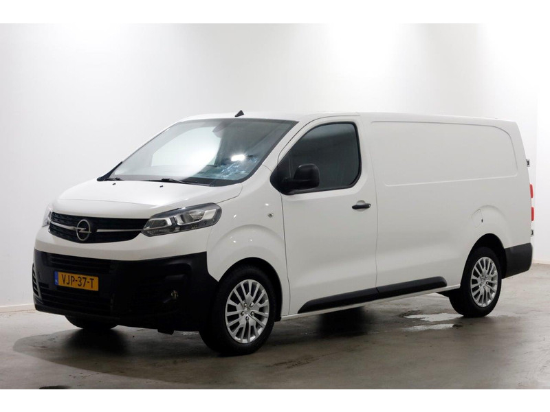 41130952-opel-vivaro-8