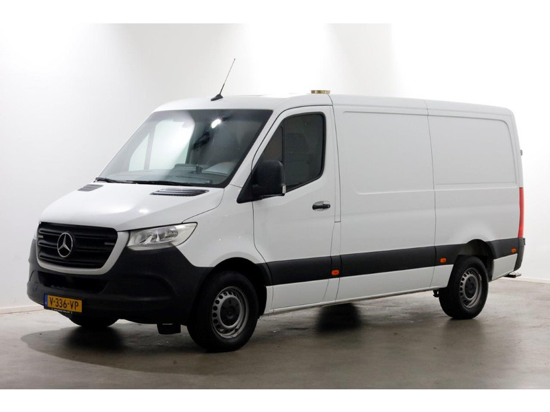 41171826-mercedes-benz-sprinter-8