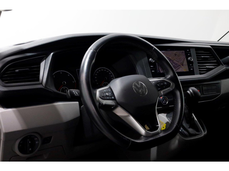 41369751-volkswagen-transporter-12