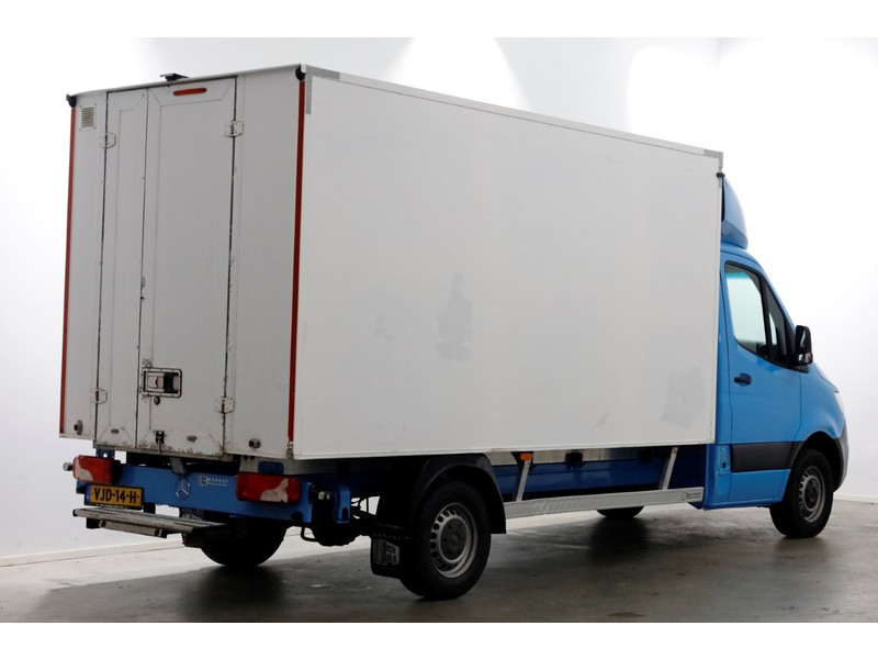 42573735-mercedes-benz-sprinter-2