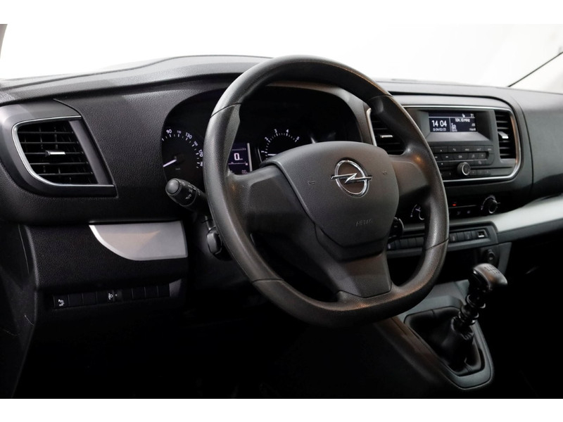 42739009-opel-vivaro-15