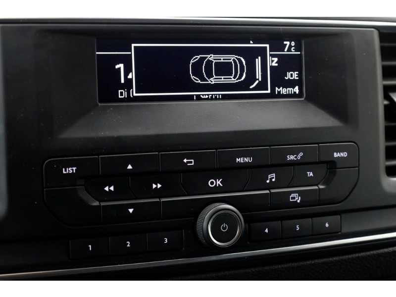 42739009-opel-vivaro-16