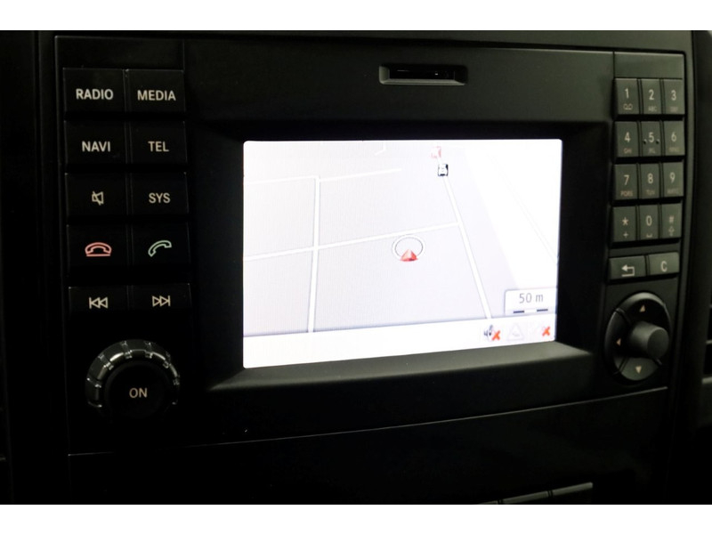 42775668-mercedes-benz-vito-16