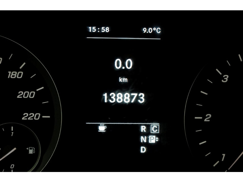 42775668-mercedes-benz-vito-18