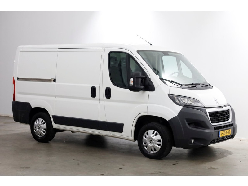 42795754-peugeot-boxer-11