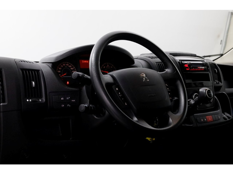 42795754-peugeot-boxer-13