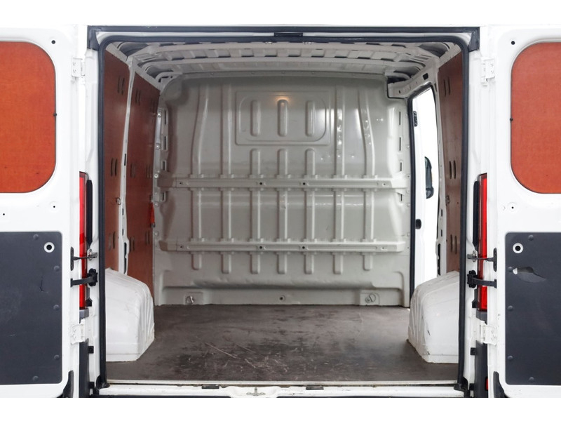 42795754-peugeot-boxer-5