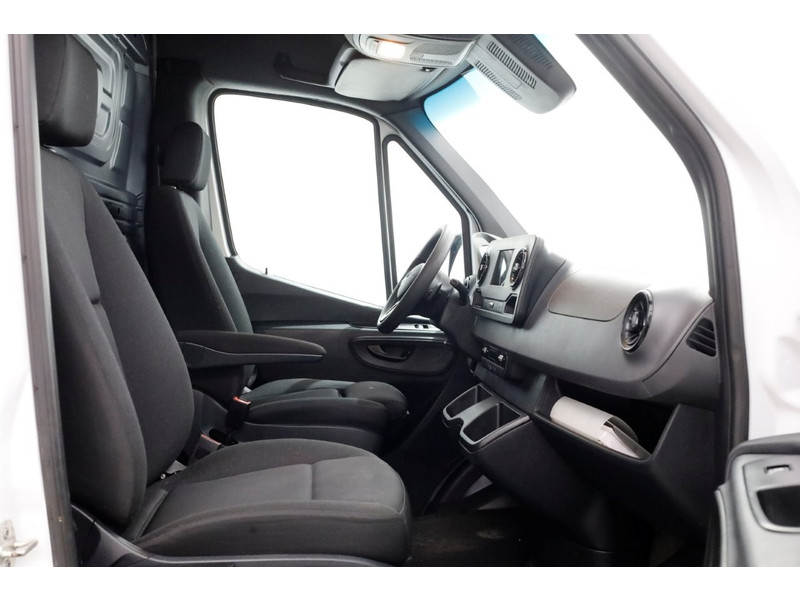 42804100-mercedes-benz-sprinter-3