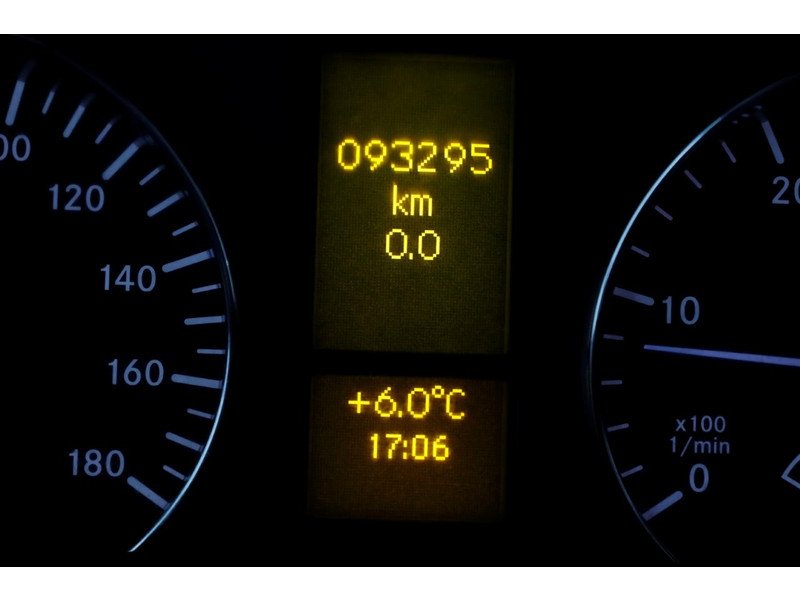 42876553-mercedes-benz-sprinter-17