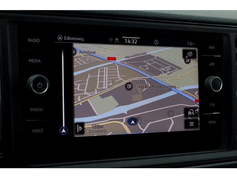 42991848-volkswagen-crafter-14