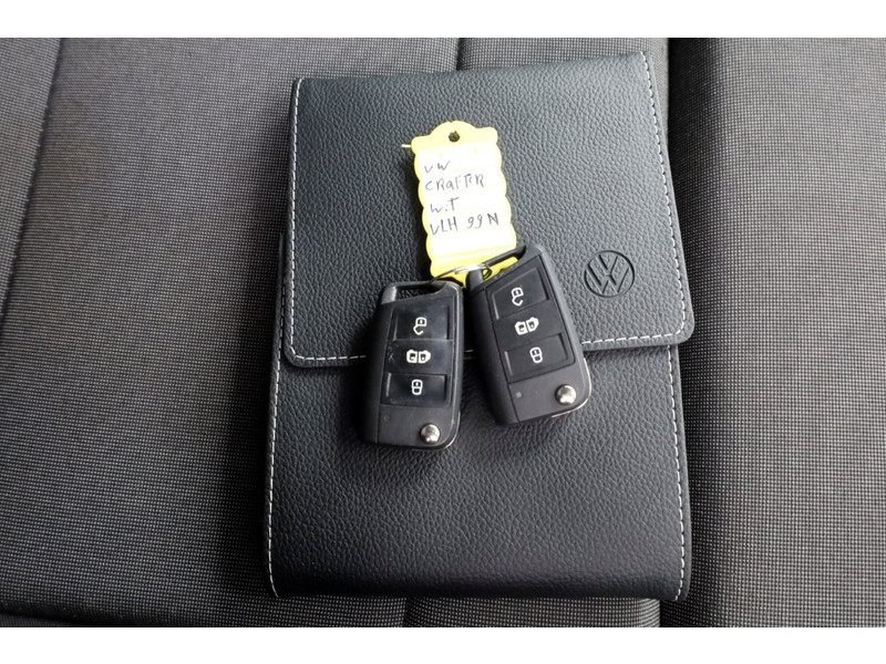 42991848-volkswagen-crafter-6