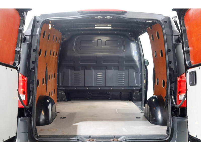 43043352-mercedes-benz-vito-5