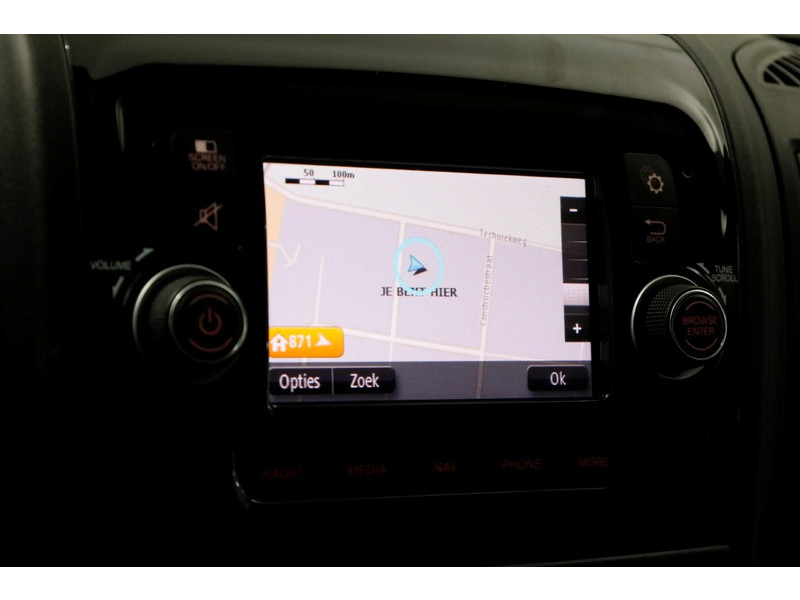 43100258-peugeot-boxer-14