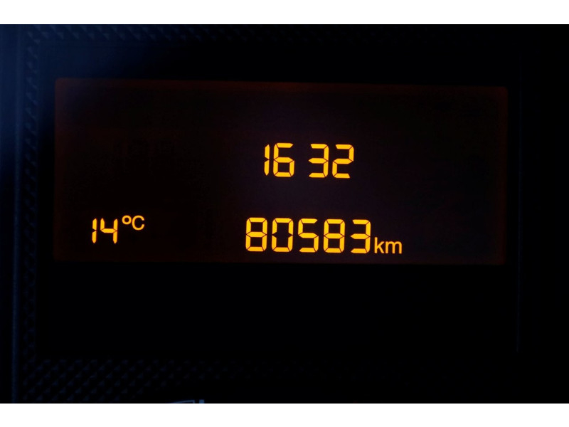 43100258-peugeot-boxer-15