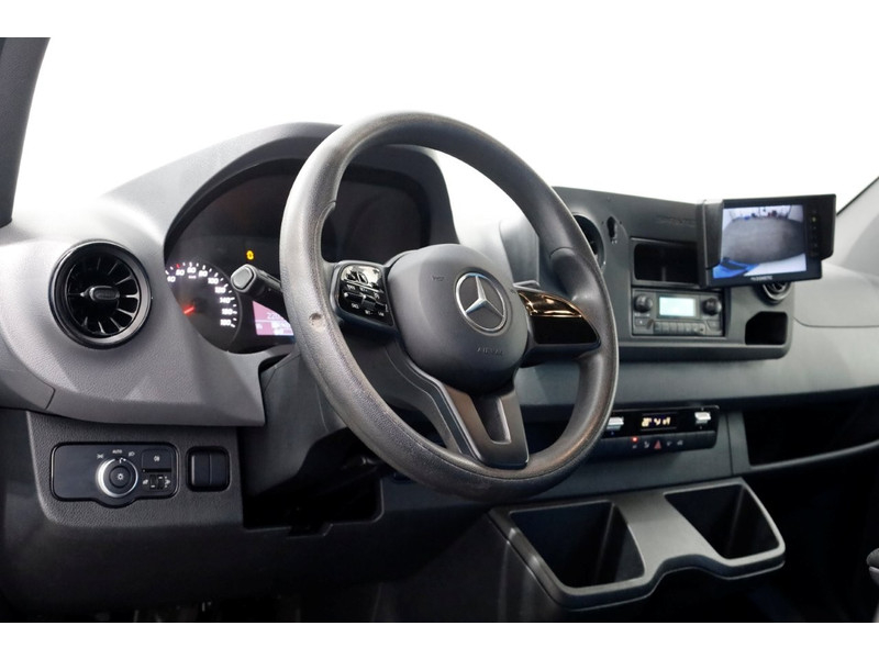 43182437-mercedes-benz-sprinter-12