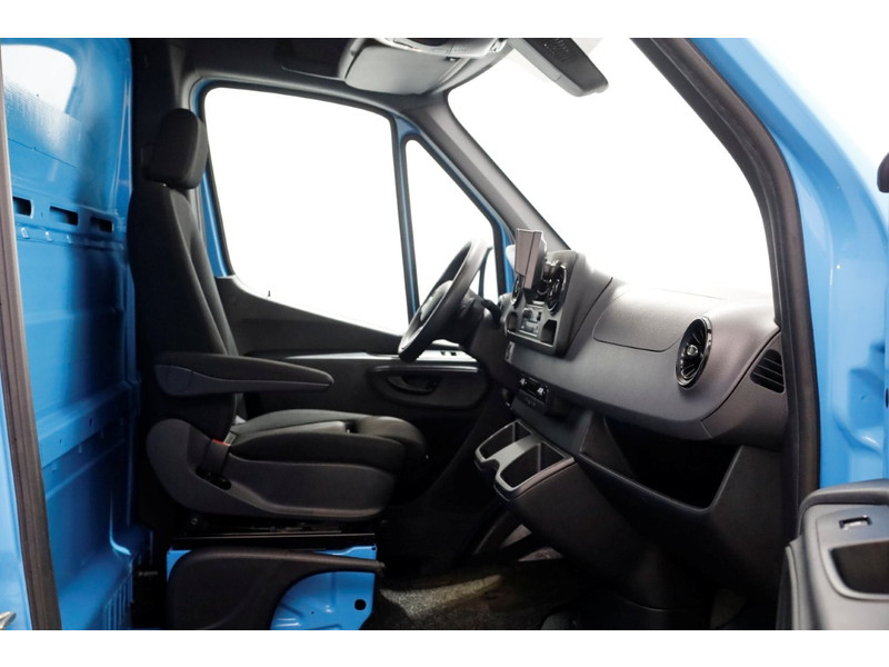 43182437-mercedes-benz-sprinter-5