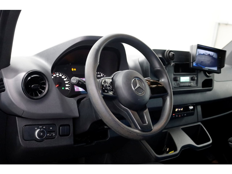 43227254-mercedes-benz-sprinter-12