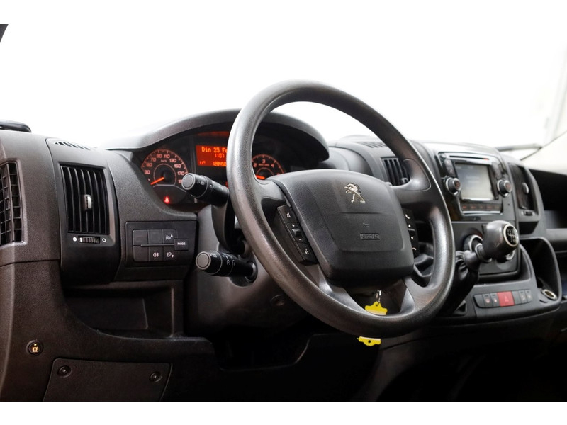 43246236-peugeot-boxer-14