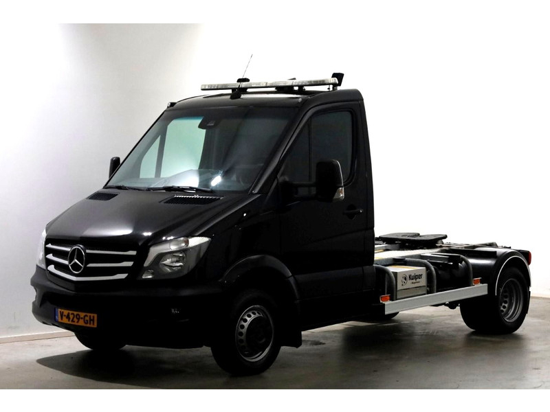 43578588-mercedes-benz-sprinter-6