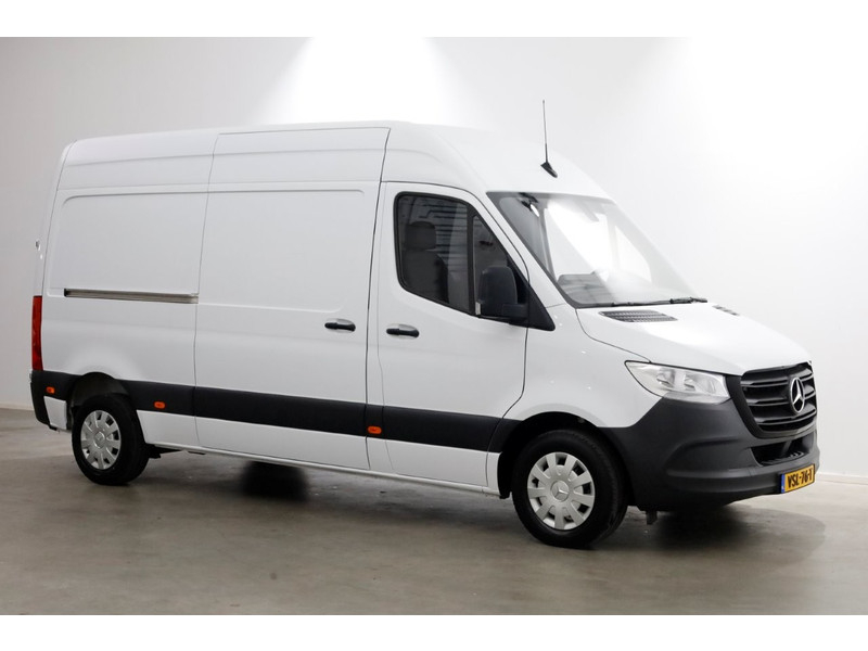 43890131-mercedes-benz-sprinter-10