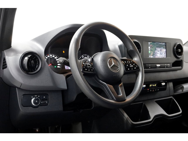 43890131-mercedes-benz-sprinter-12