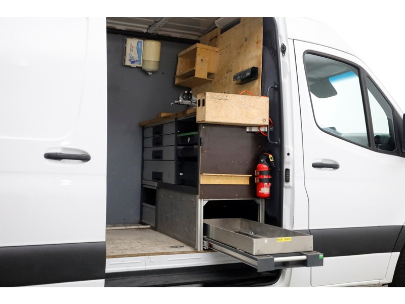 43965503-mercedes-benz-sprinter-11