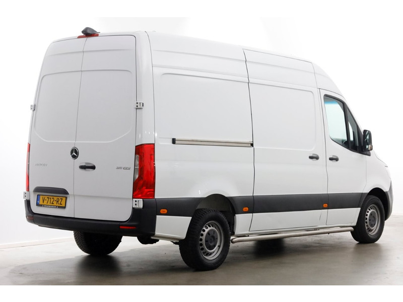 43965503-mercedes-benz-sprinter-2