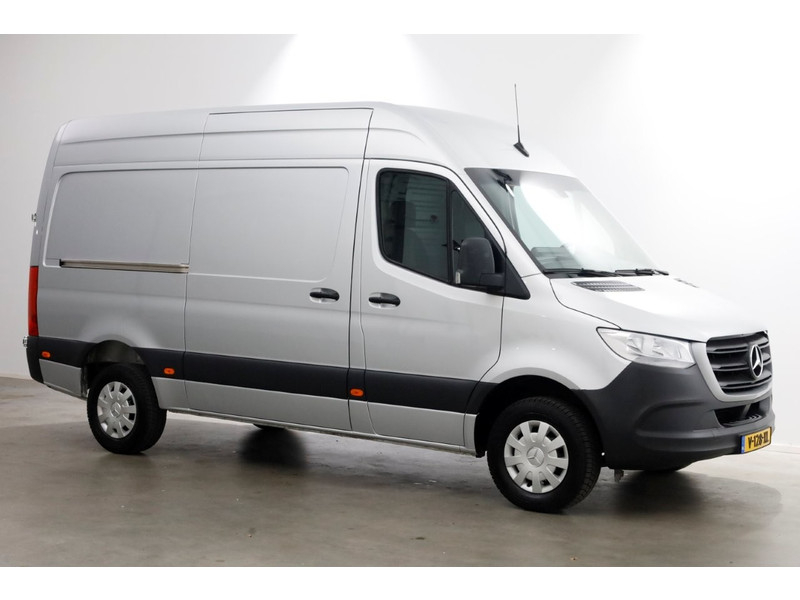 44201850-mercedes-benz-sprinter-10