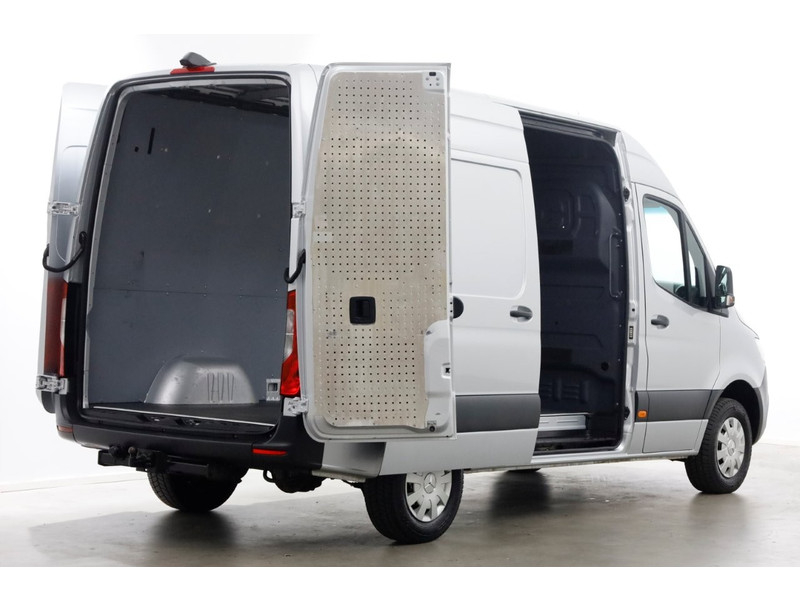 44201850-mercedes-benz-sprinter-12