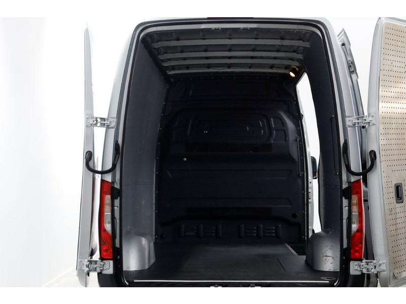 44201850-mercedes-benz-sprinter-5