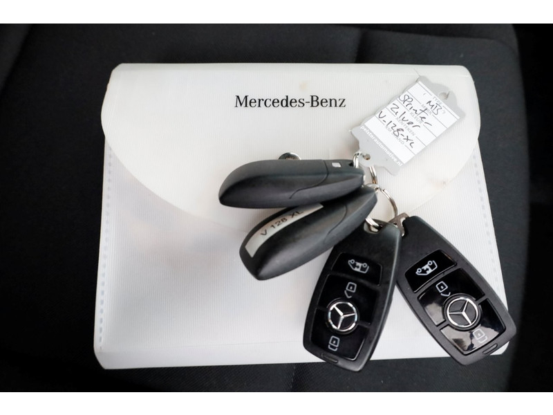 44201850-mercedes-benz-sprinter-6