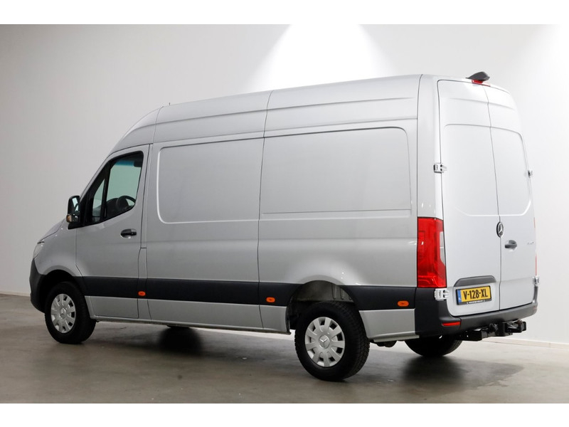 44201850-mercedes-benz-sprinter-9