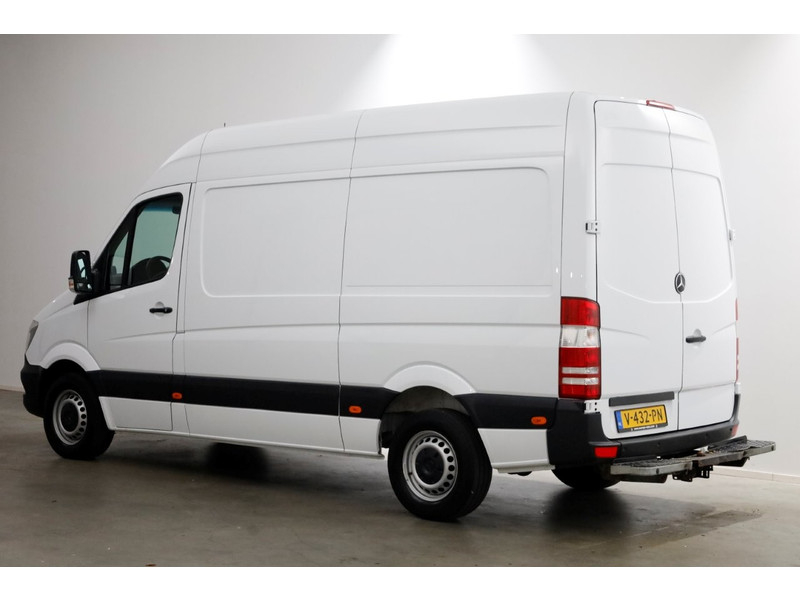 44220606-mercedes-benz-sprinter-10