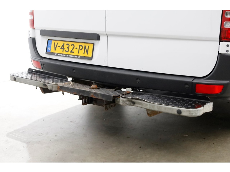 44220606-mercedes-benz-sprinter-12