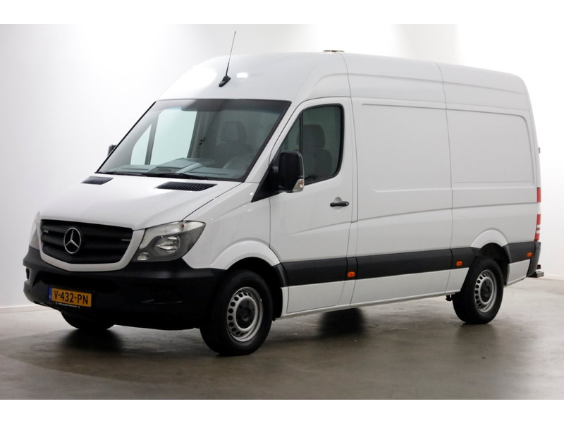 44220606-mercedes-benz-sprinter-9
