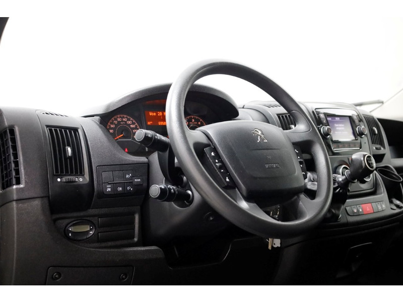 44294695-peugeot-boxer-12