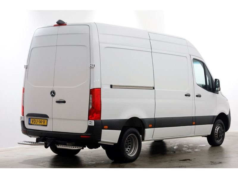 44461651-mercedes-benz-sprinter-2