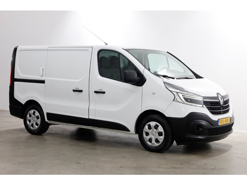 44486143-renault-trafic-12