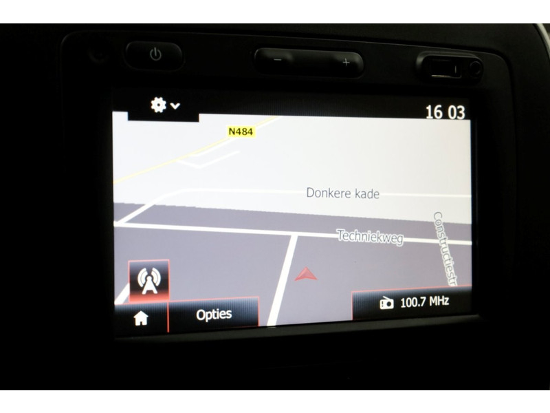 44486143-renault-trafic-15