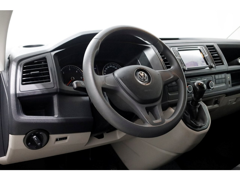 45383196-volkswagen-transporter-12