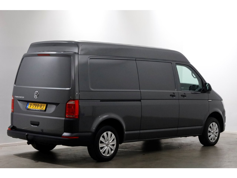 45383196-volkswagen-transporter-2