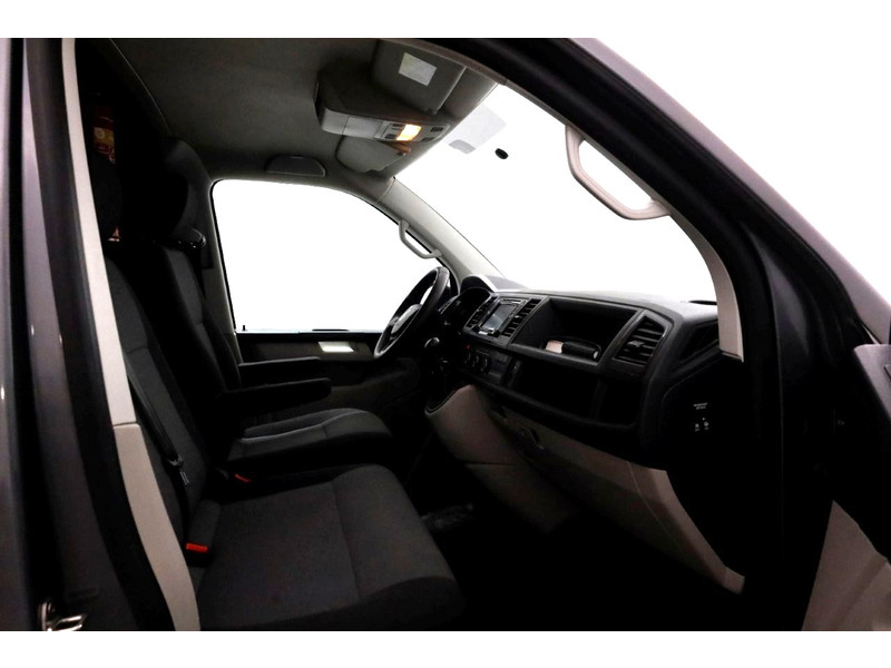 45383196-volkswagen-transporter-3