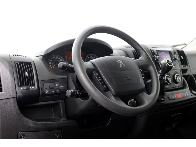 45605878-peugeot-boxer-12